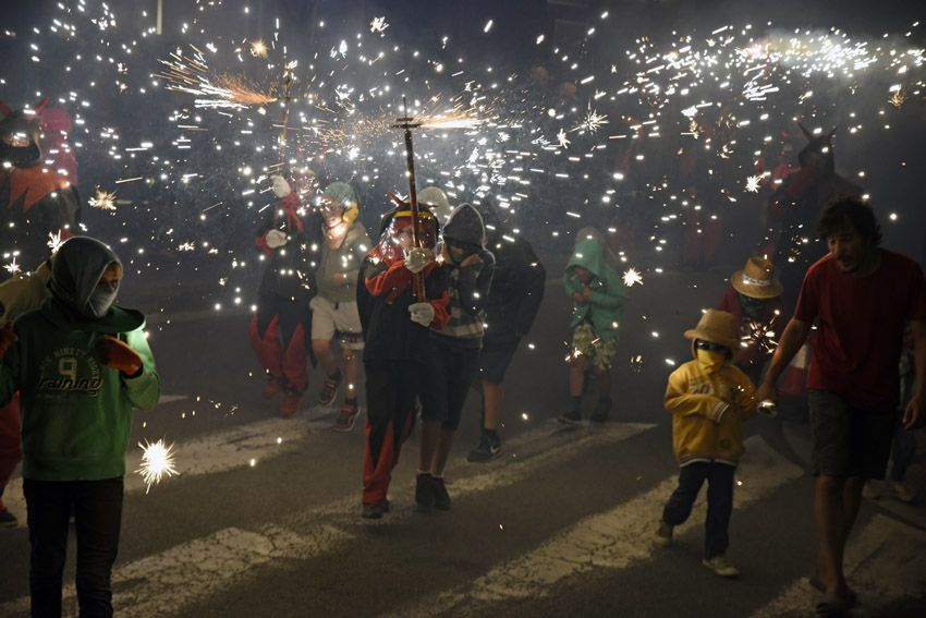 Correfoc infantil i jove de Festa Major. Foto: Bernat Millet.