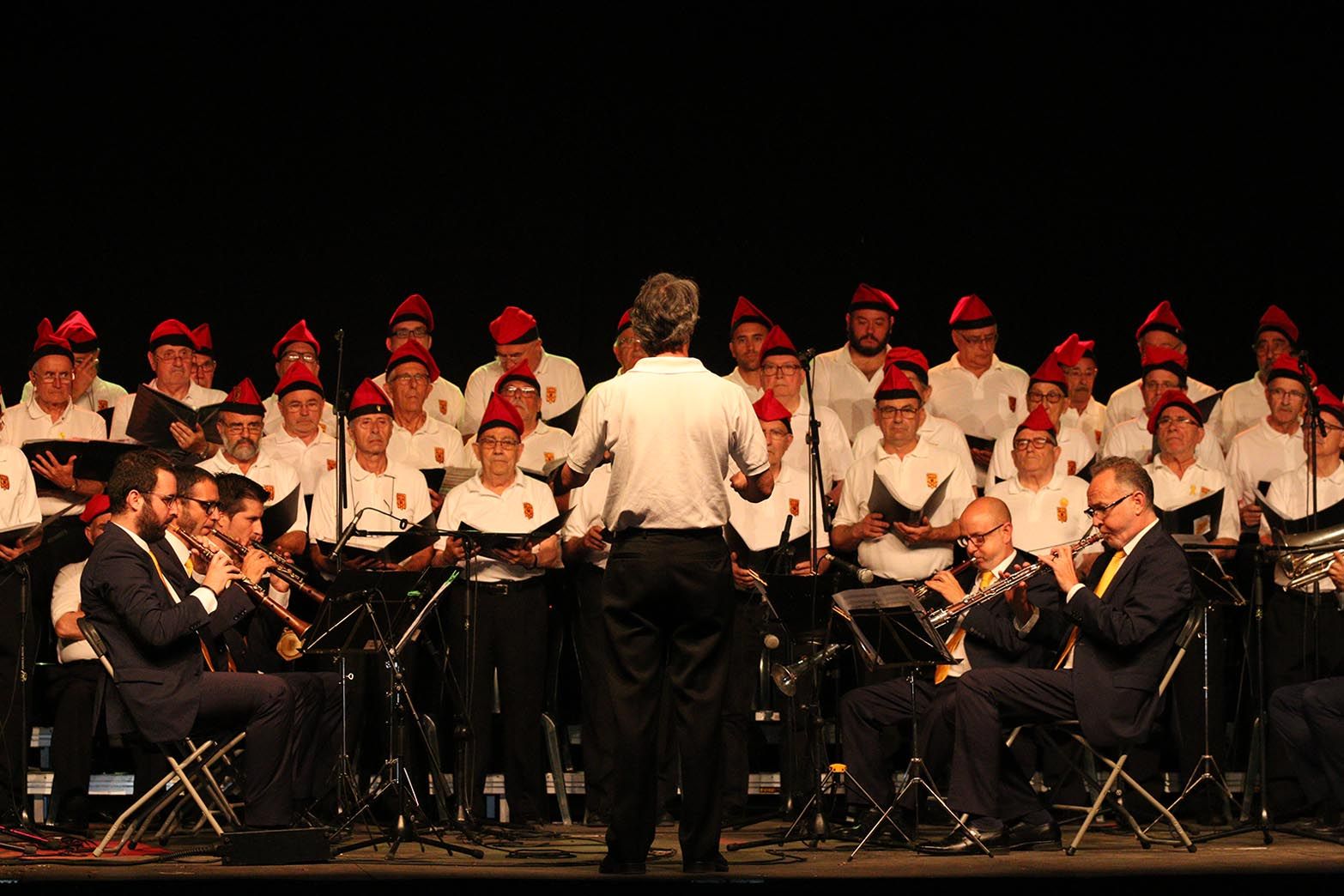 Concert amb el Cor de la Societat Coral la Lira i la Cobla Sant Jordi. Foto: Lali Álvarez