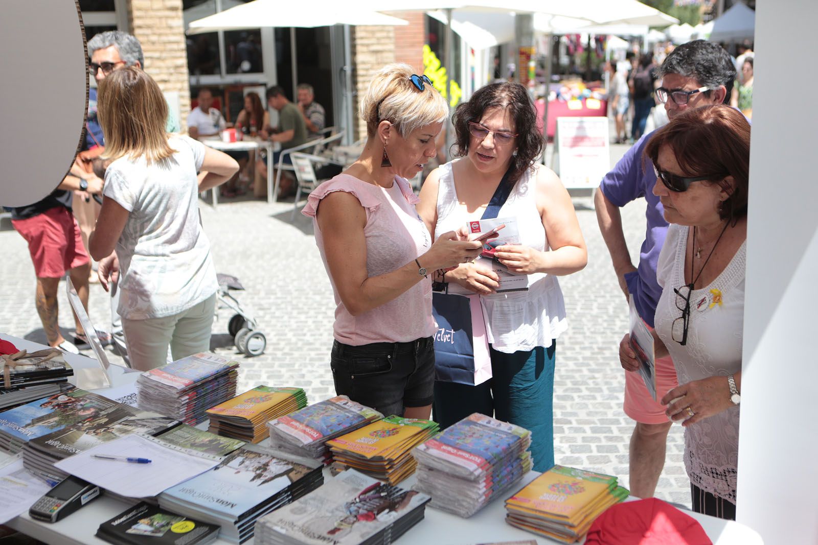 La botiga al carrer FOTO: Artur Ribera