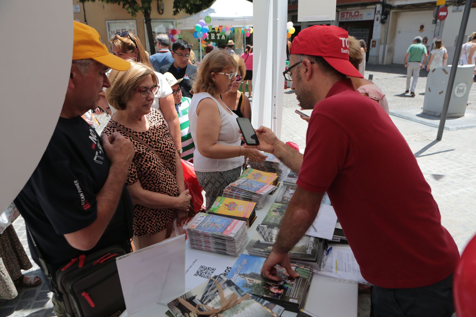 La botiga al carrer FOTO: Artur Ribera