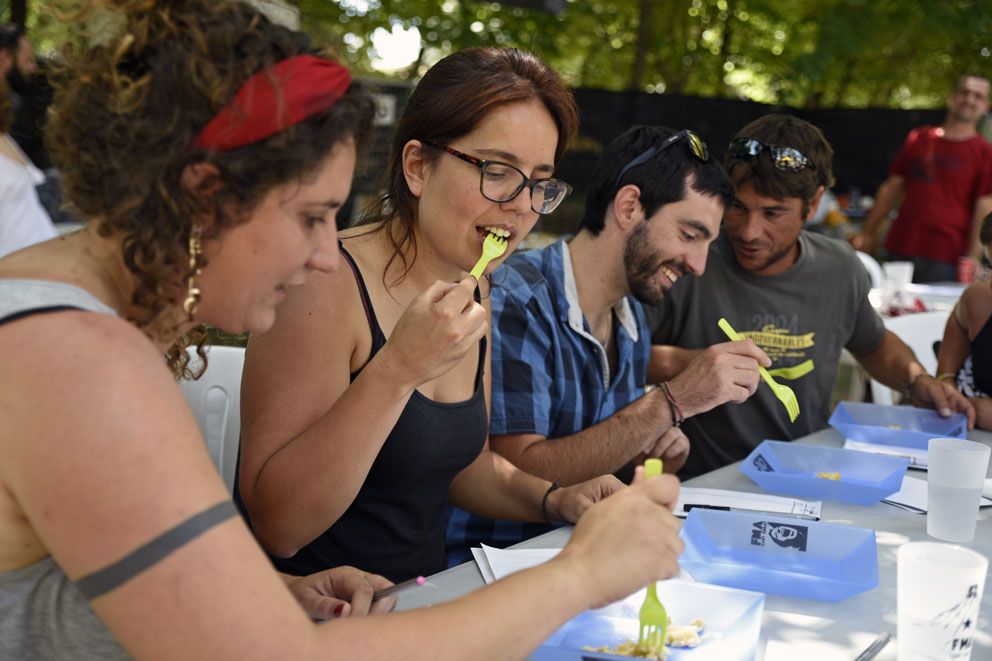 Concurs de truites i dinar popular. Foto: Bernat Millet.