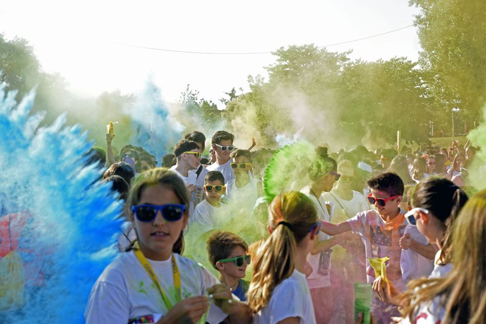 Holi Festival de Festa Major. Foto: Bernat Millet.