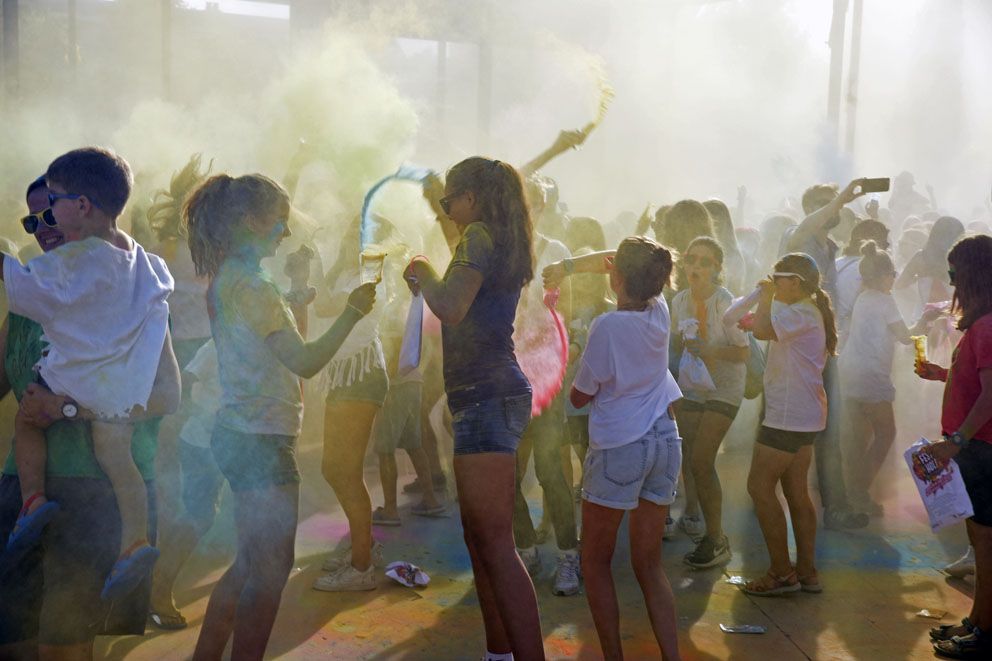 Holi Festival de Festa Major. Foto: Bernat Millet.