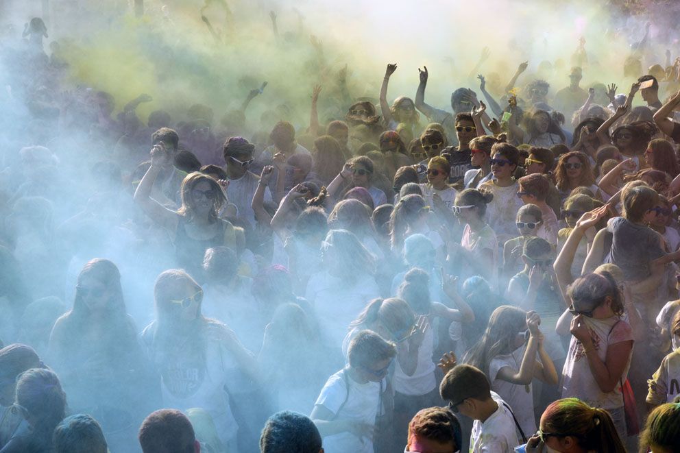 Holi Festival de Festa Major. Foto: Bernat Millet.