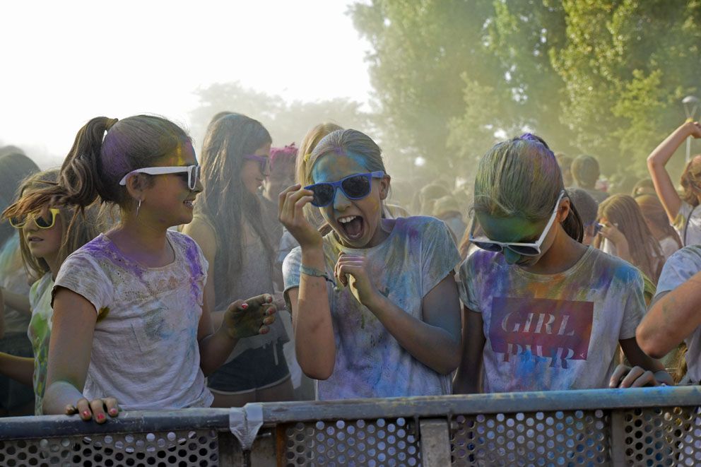 Holi Festival de Festa Major. Foto: Bernat Millet.