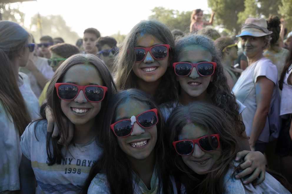 Holi Festival de Festa Major. Foto: Bernat Millet.