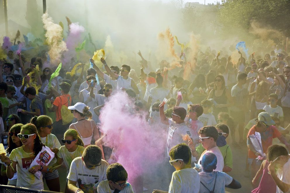 Holi Festival de Festa Major. Foto: Bernat Millet.