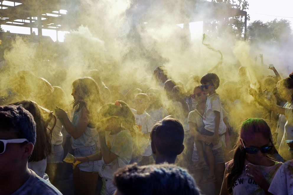 Holi Festival de Festa Major. Foto: Bernat Millet.
