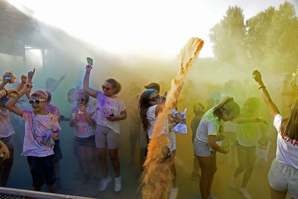 Holi Festival de Festa Major. Foto: Bernat Millet.
