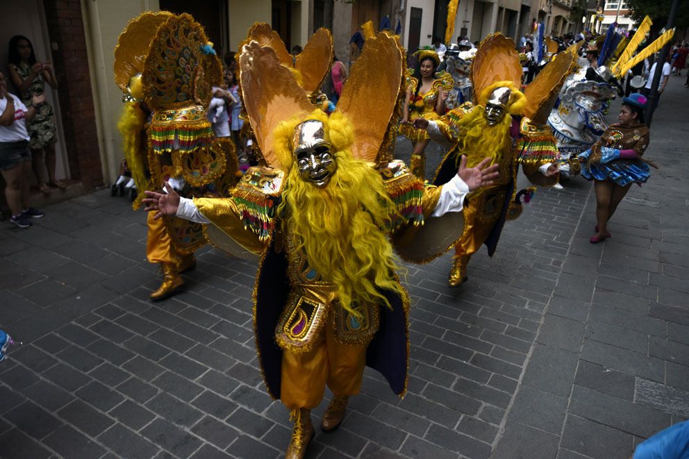 Rua de balls tradicionals: De Bolivia a Sant Cugat. Foto: Bernat Millet.