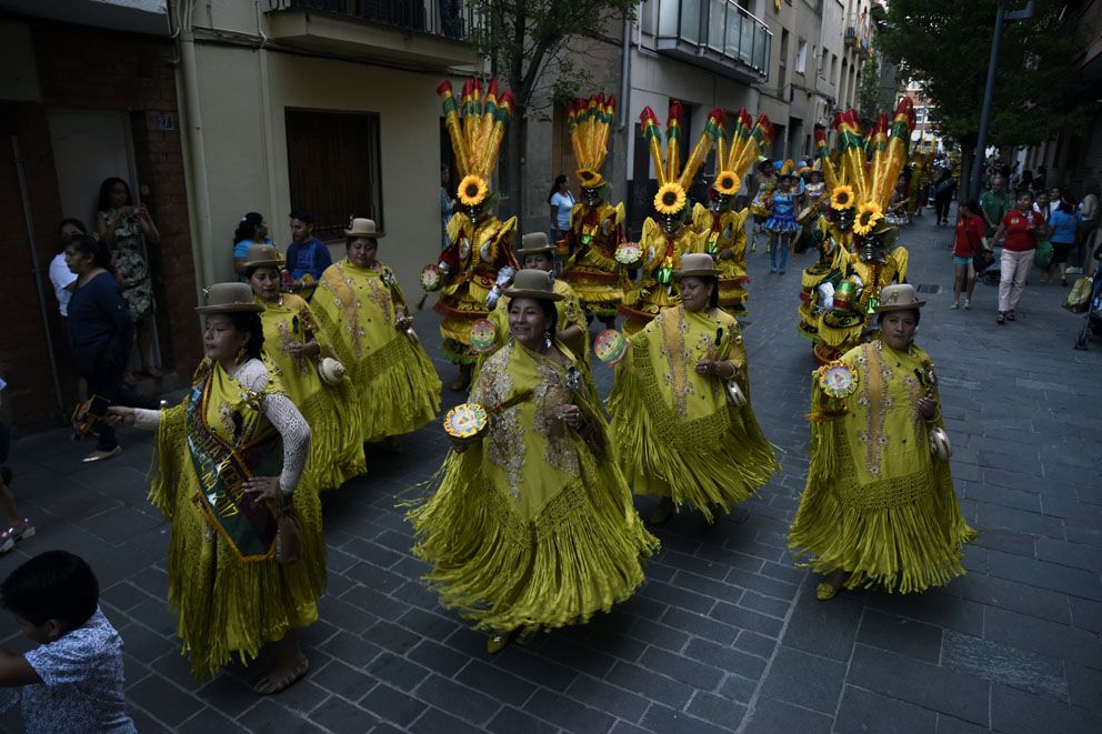 Rua de balls tradicionals: De Bolivia a Sant Cugat. Foto: Bernat Millet.