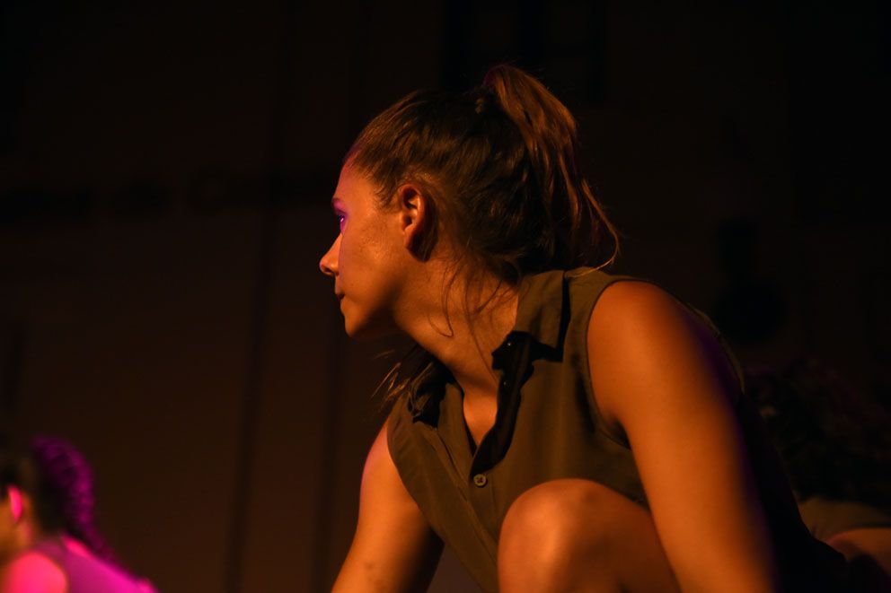 Cercavila, mapping, música i dansa pel Centenari del tren. Foto: Bernat Millet.