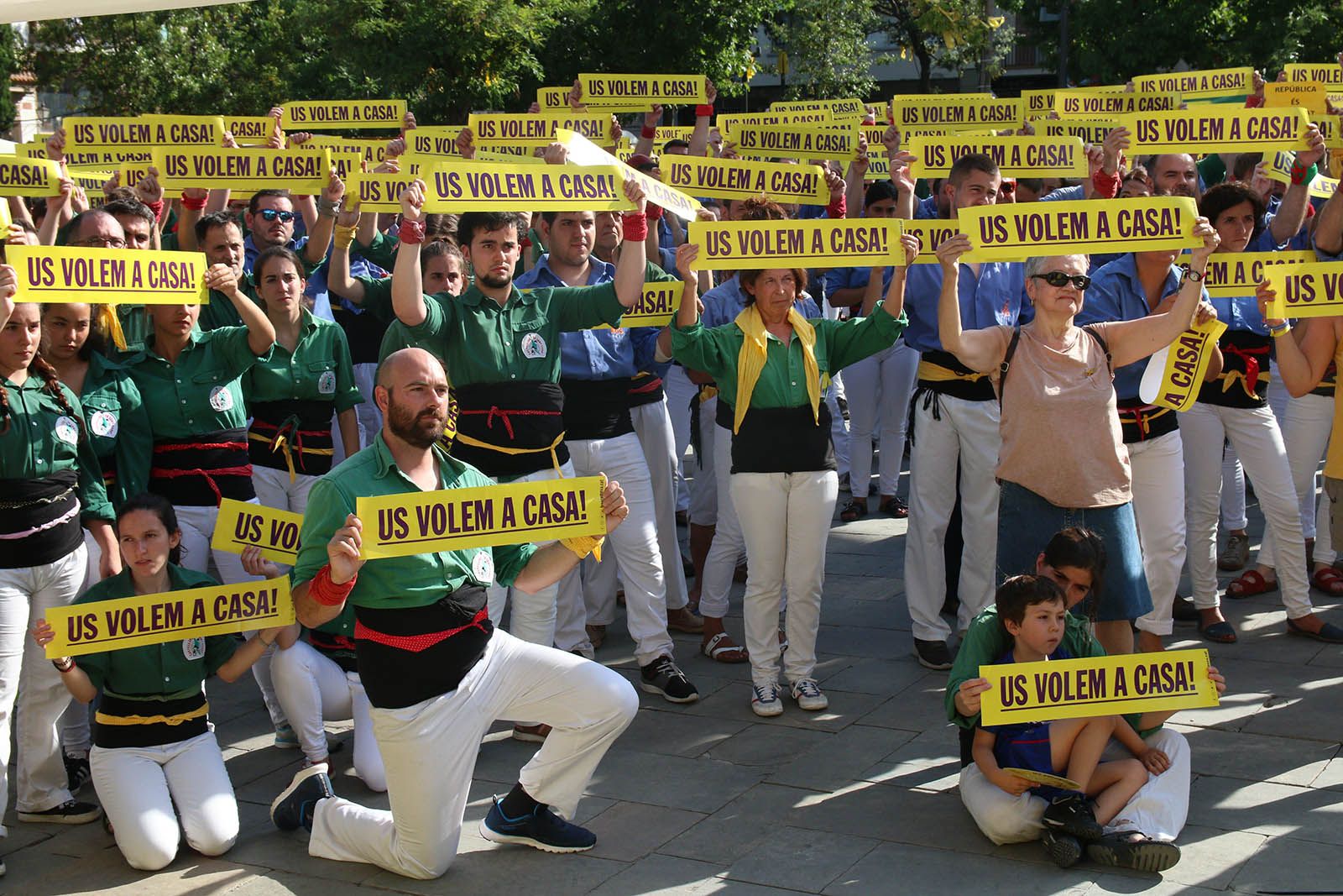 Suport a Raül Romeva durant la Diada castellera. Foto: Lali Álvarez