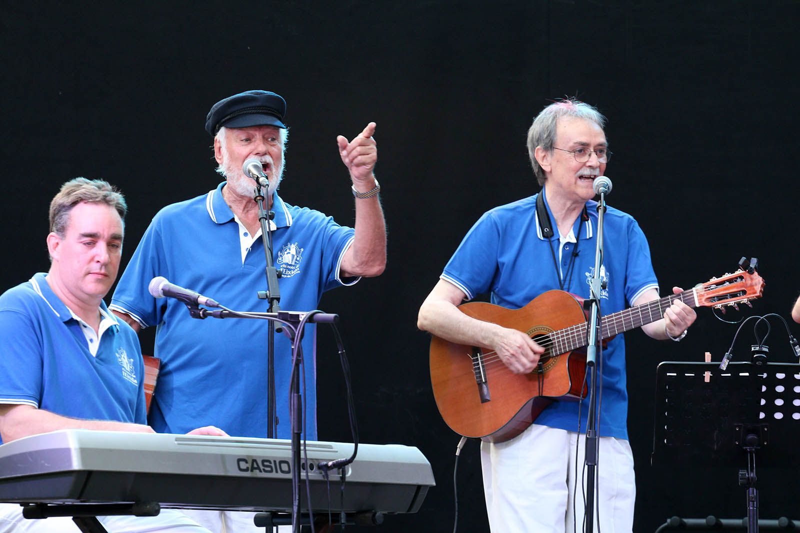 Havaneres i rom cremat a la Plaça del Coll. Foto: Lali Álvarez