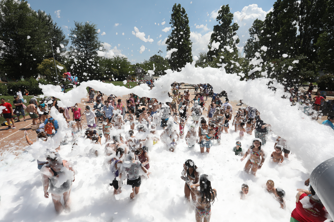 Festa de l'escuma de la Festa Major de Mira-sol FOTO: Lali Puig