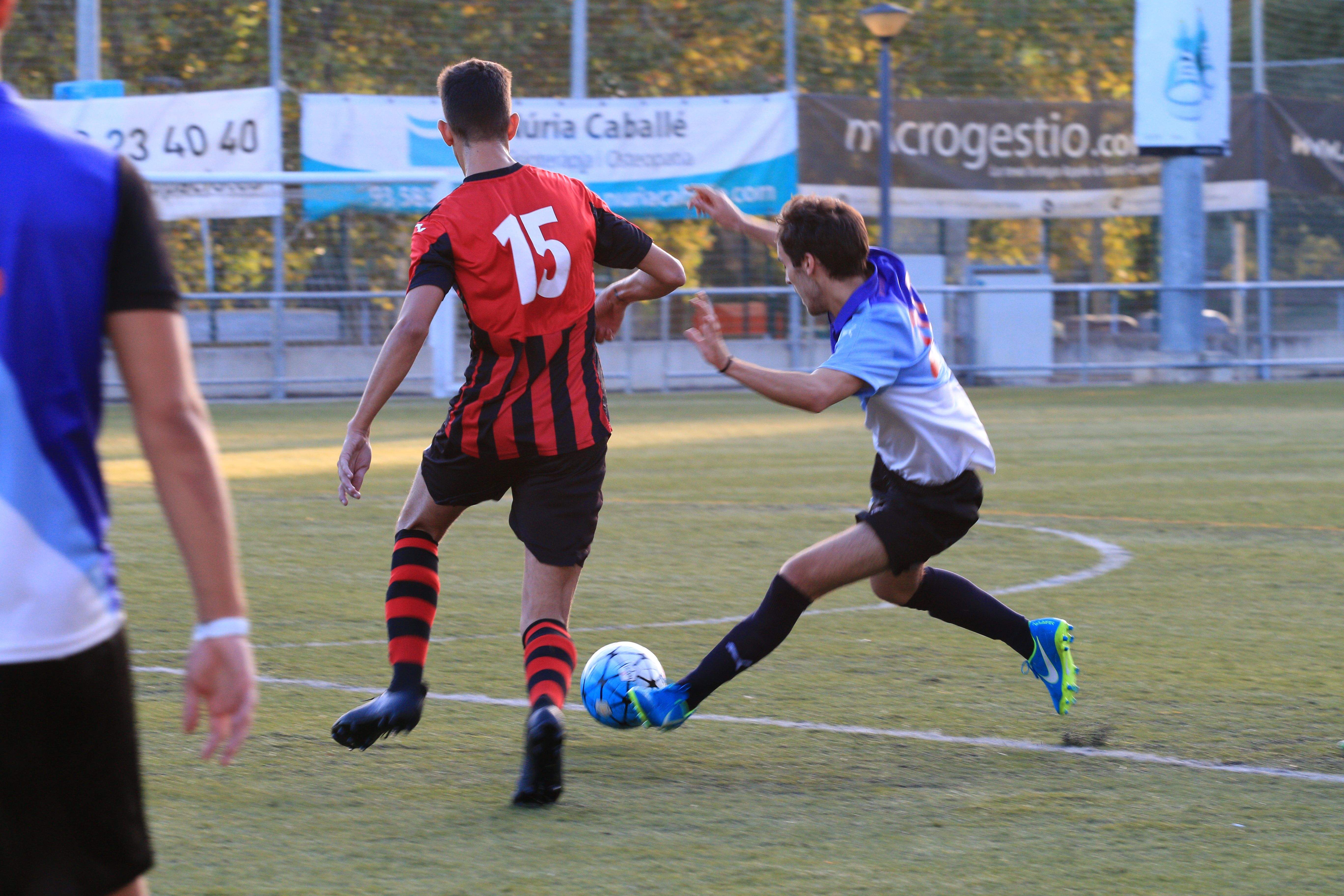Partit entre el Sant Cugat FC B i el Junior FC B d'aquesta temporada 2017-2018. FOTO: Lali Álvarez