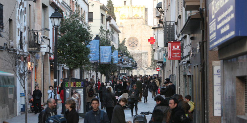 El carrer Santiago Rusiñol, un dels més comercials de Sant Cugat. FOTO: Lluís Llebot