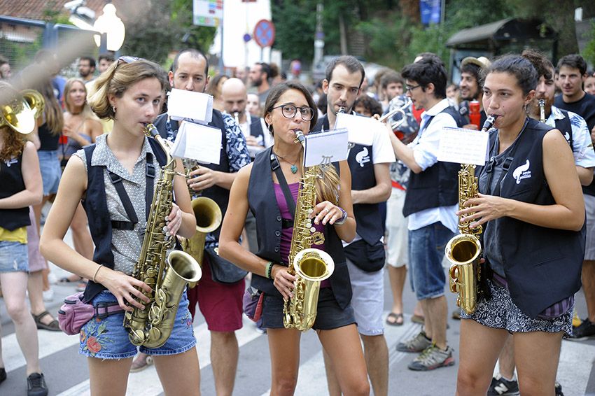 Cercatasques de Festa Major La Floresta. Foto: Bernat Millet.