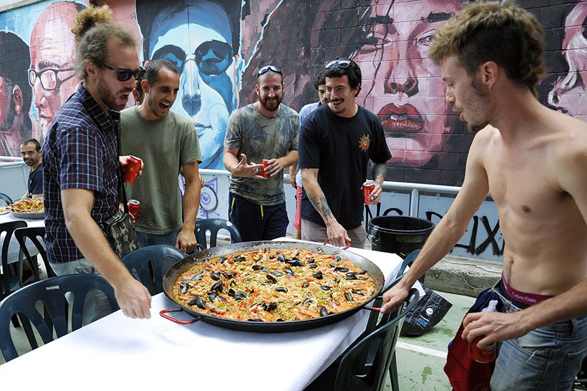 Trobada de paellers i paelleres a la Floresta. Foto: Bernat Millet.