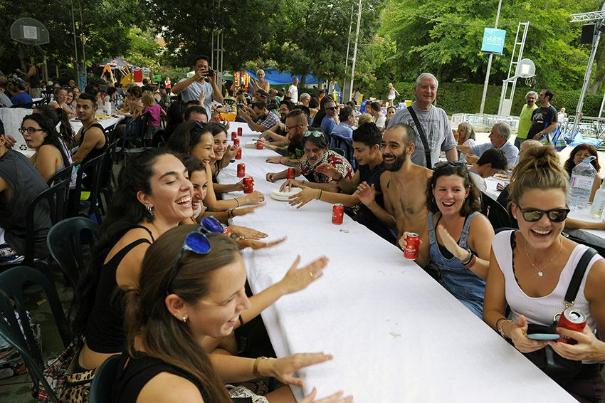 Trobada de paellers i paelleres a la Floresta. Foto: Bernat Millet.
