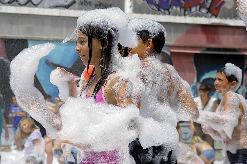Festa de l'escuma a càrrec de Martc Oriol. Foto: Bernat Millet.