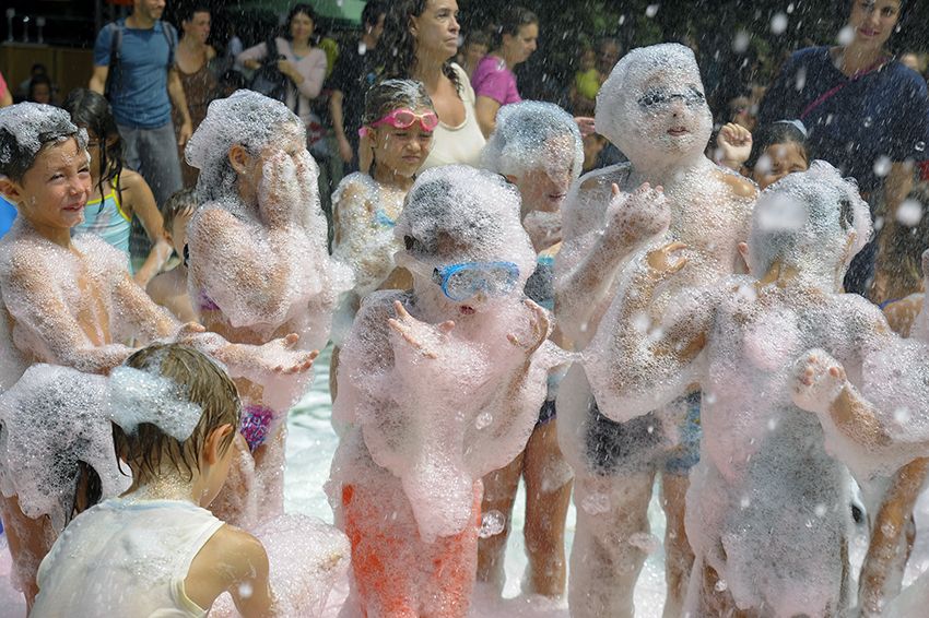 Festa de l'escuma a càrrec de Martc Oriol. Foto: Bernat Millet.
