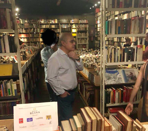 El santcugatenc Pablo Llarena, passejant pel Mercantic. FOTO: Cedida