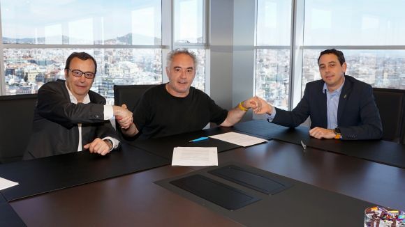Responsables de Grífols amb Ferran Adrià. FOTO: Grífols