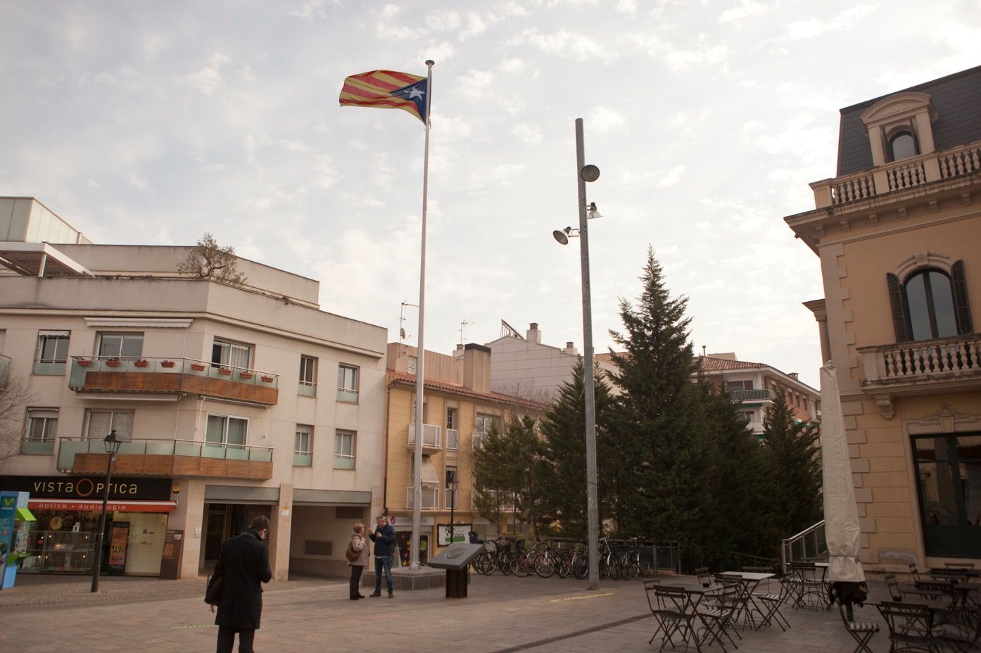 L'estelada a la plaça de Lluís Millet que va ser retirada. FOTO: Artur Ribera