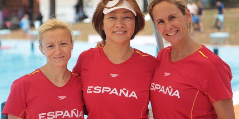 La seleccionadora espanyola, Mayu -al mig de la imatge- amb el seu cos tècnic. FOTO: Artur Ribera 