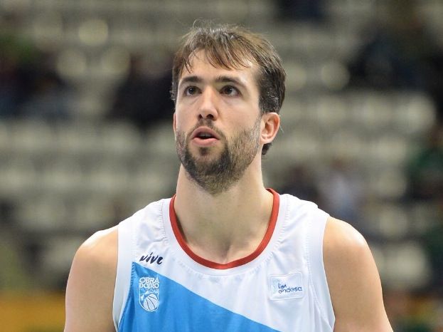 Nacho Llovet és jugador del Monbus Obradorio de la Lliga Endesa. FOTO: Monbus Obradorio