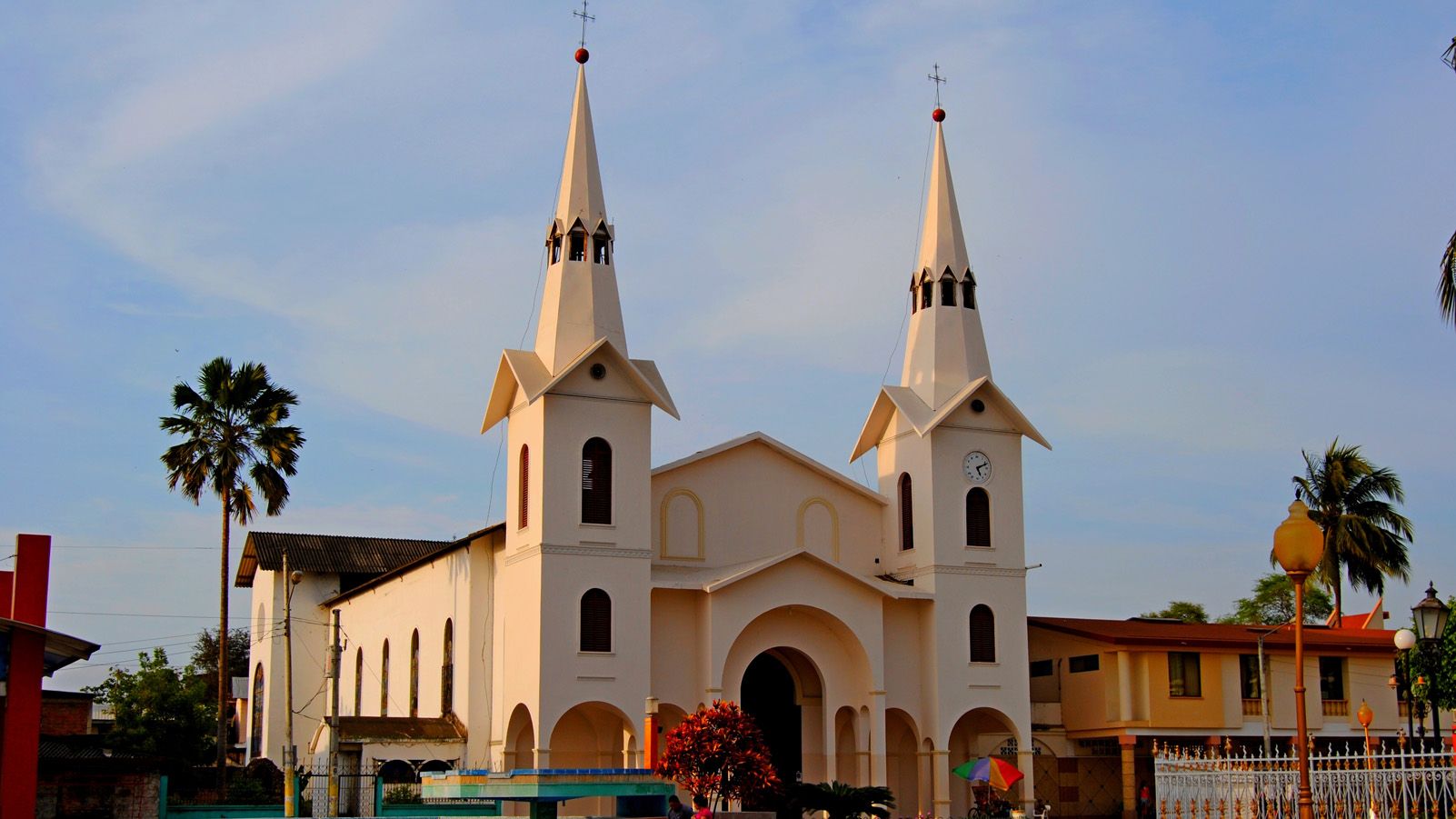 Yessica Benabides   "Catedral Ecuador" (Categoria Viatges)