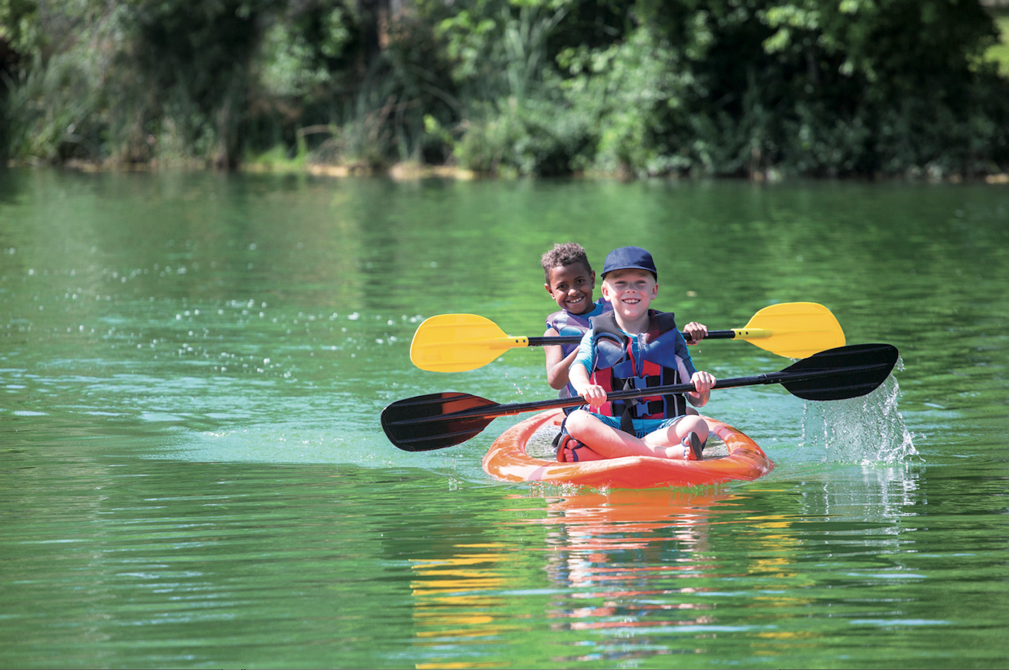 Els nens gaudeixen de les activitats a l'aire lliure. FOTO: cedida