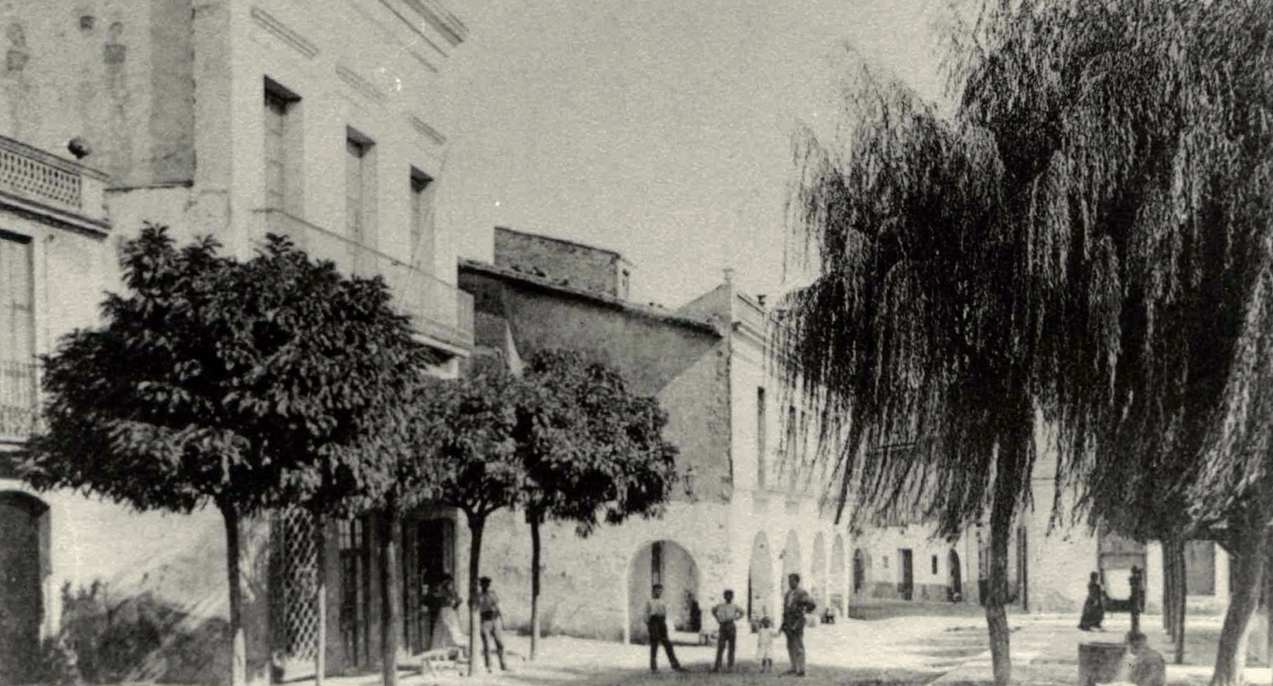 Antics santcugatencs passant la tarda a la fresca durant l’estiu. FOTO: CEDIDA