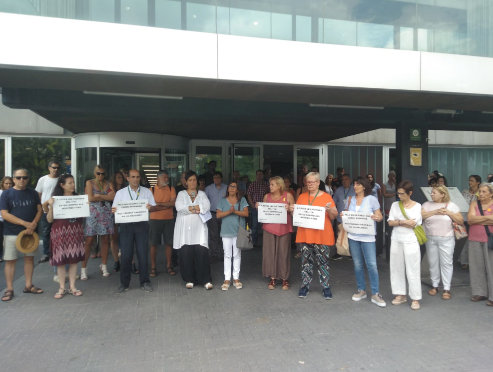 Sant Cugat ha recordat les víctimes dels atacs terroristes FOTO: Ferran Mitjà