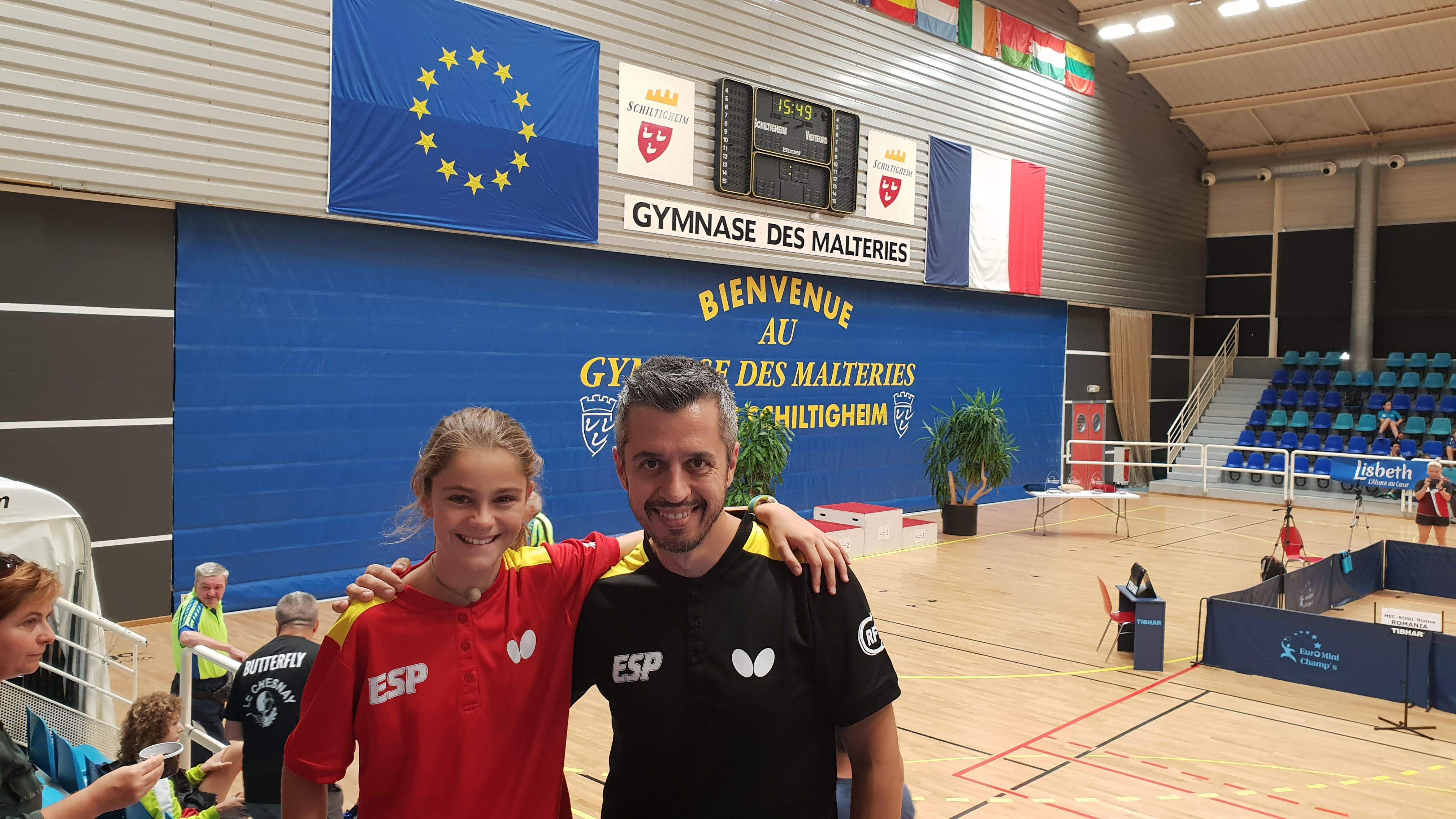 Mariona Munné, junt a Josep Antón, el seu entrenador. FOTO: Cedida