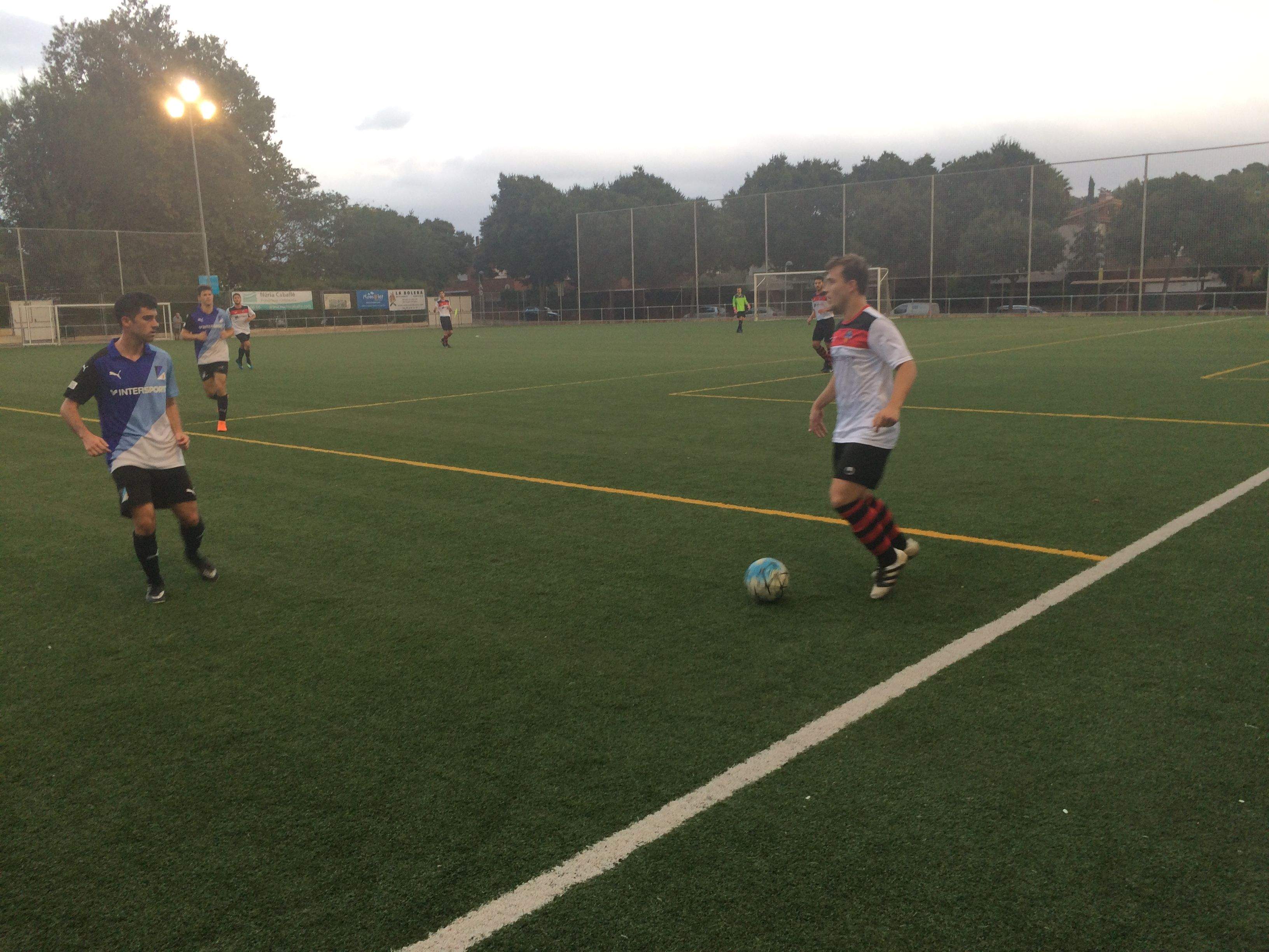 El Sant Cugat FC B va guanyar al Junior FC en les semifinals del 2n Torneig Centenari Junior FC Amateurs Sant Cugat CFU Mira-sol Baco. FOTO: Àlex López Puig