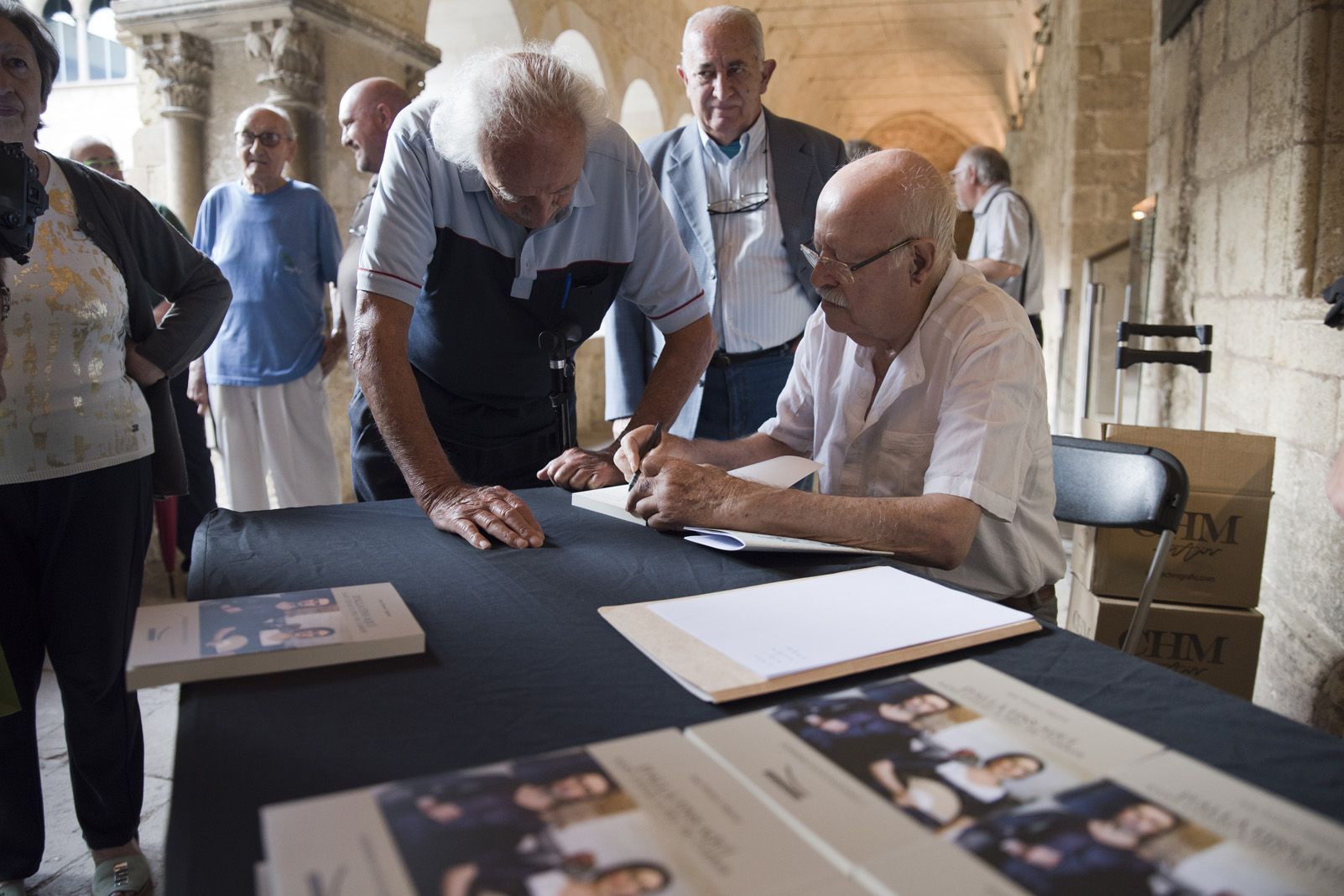 Joan Tortosa ha presentat el seu darrer llibre sobre Sant Cugat. FOTO: Bernat Millet