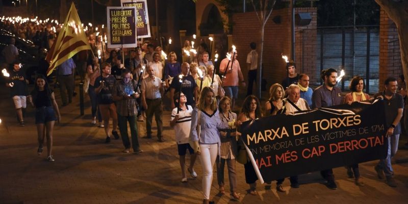 La Marxa de Torxes ha recorregut Sant Cugat. FOTO: Bernat Millet
