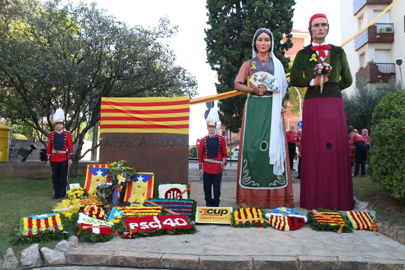 Ofrena floral a Rafael Casanova aquest 11 de Setembre a Sant Cugat FOTO: Lali Álvarez