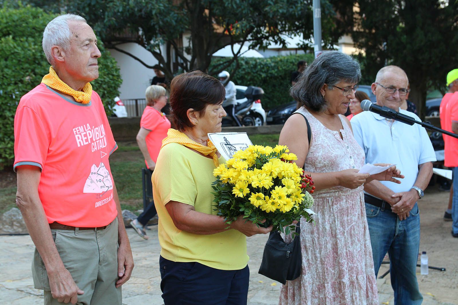 Ofrena floral a Sant Cugat. Foto: Lali Álvarez
