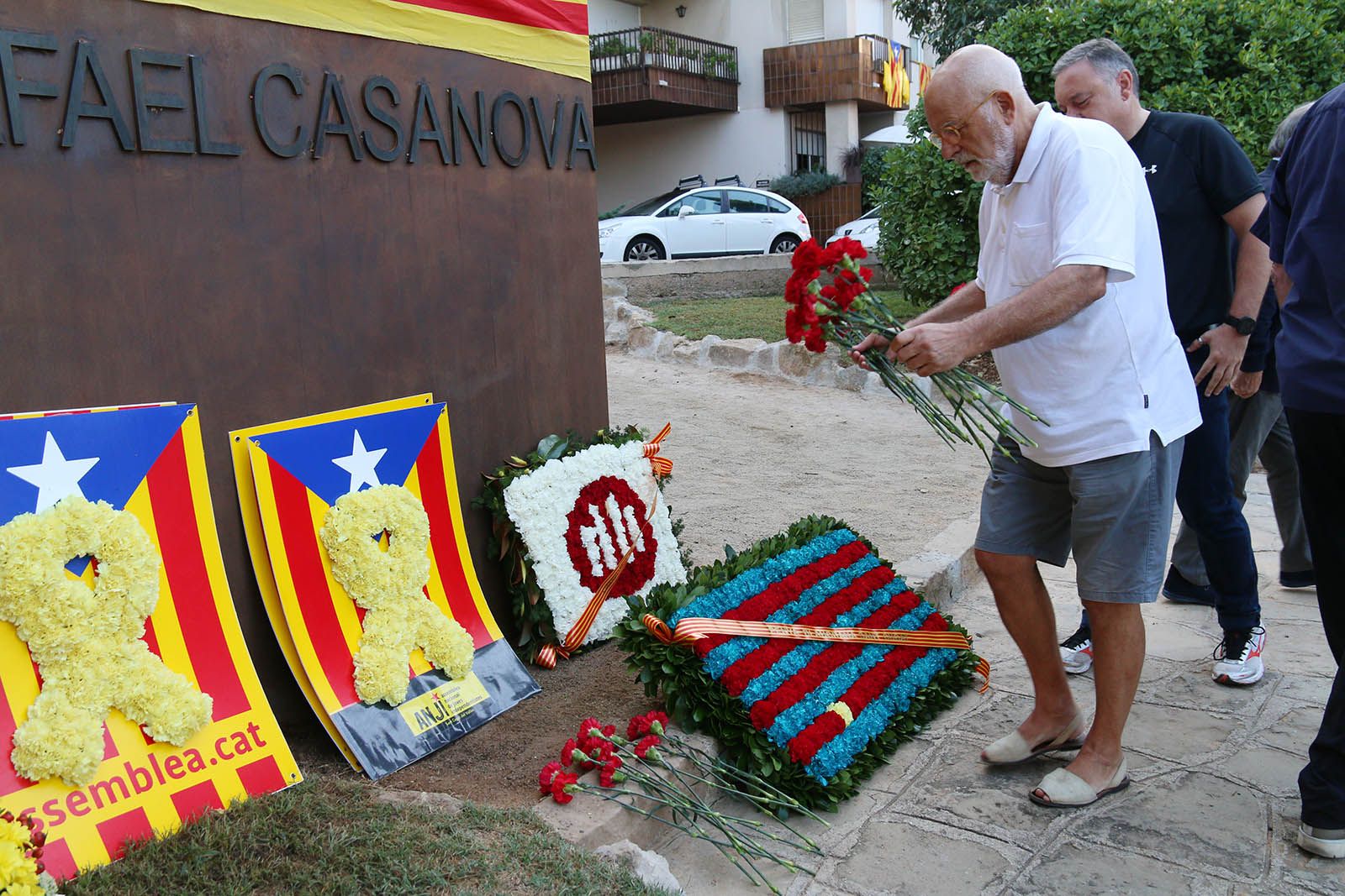 Ofrena floral a Sant Cugat. Foto: Lali Álvarez