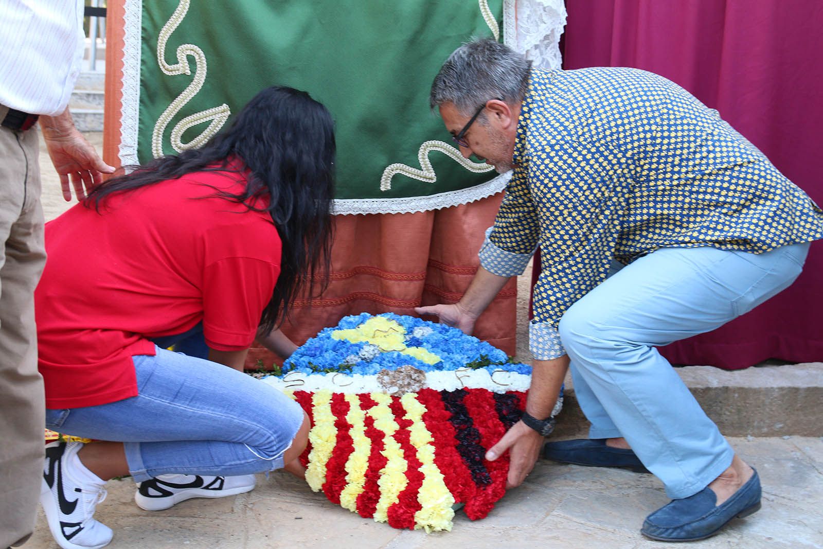 Ofrena floral a Sant Cugat. Foto: Lali Álvarez