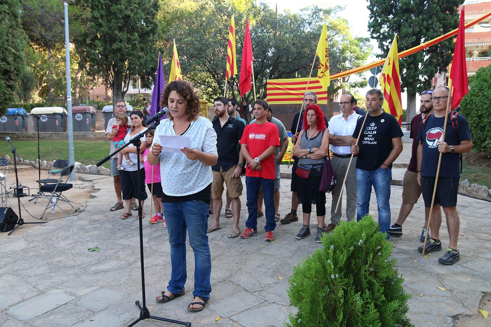 Ofrena floral a Sant Cugat. Foto: Lali Álvarez