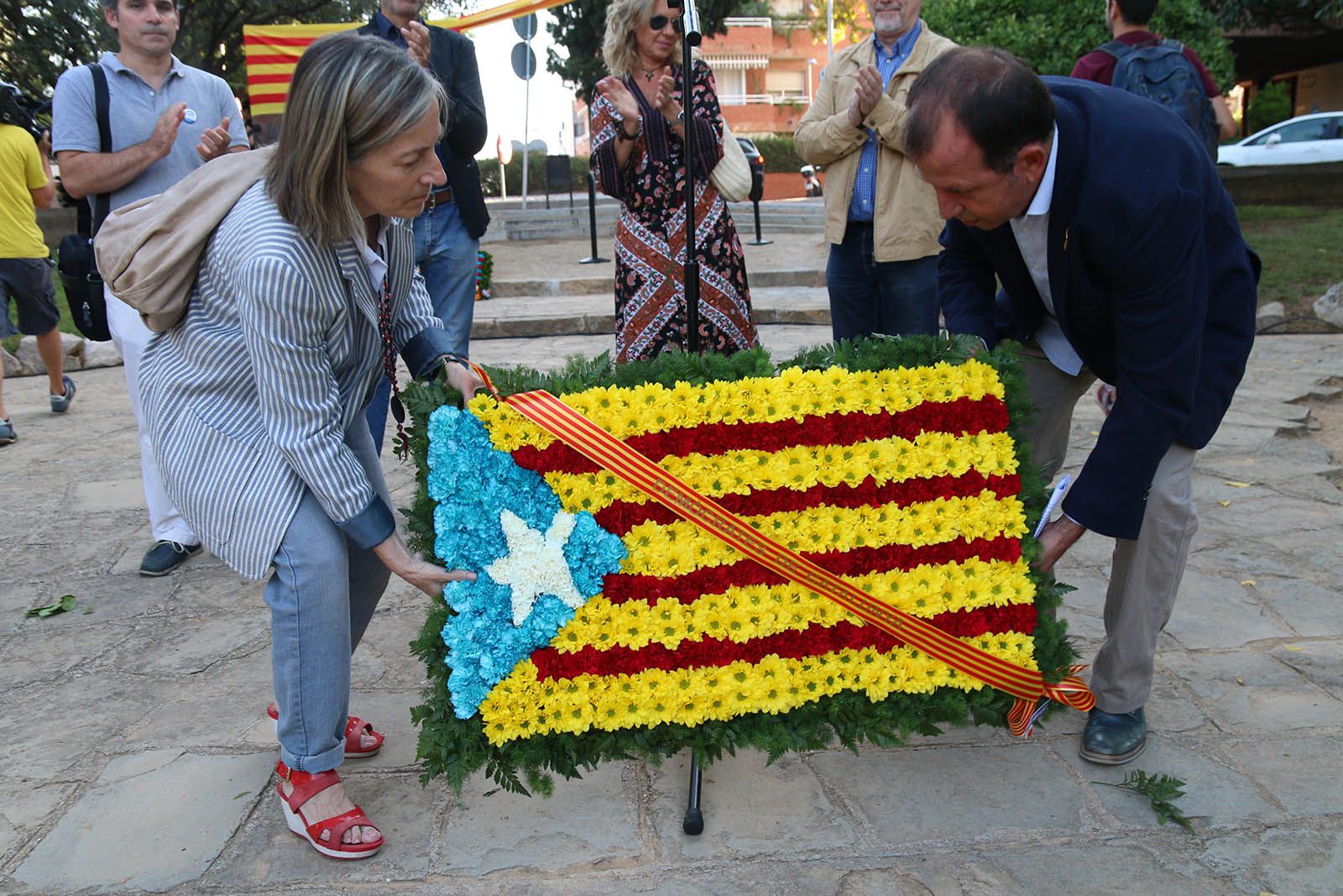 Ofrena floral a Sant Cugat. Foto: Lali Álvarez