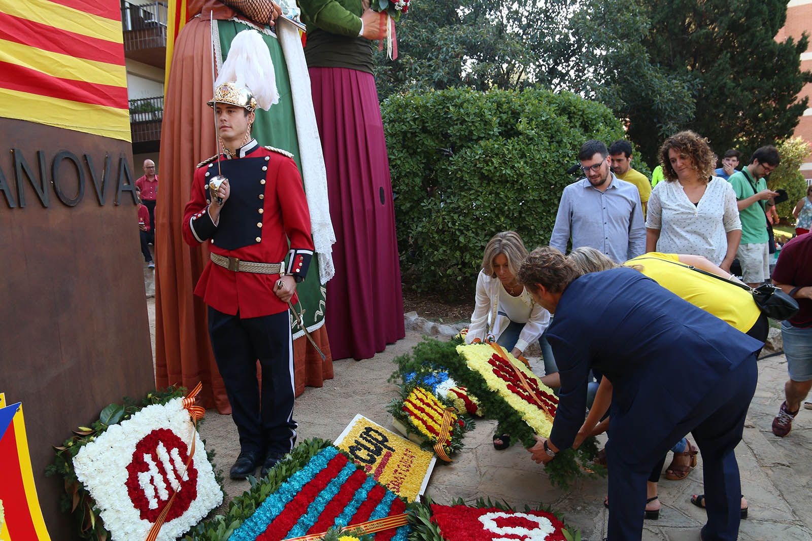 Ofrena floral institucional. Foto: Lali Álvarez