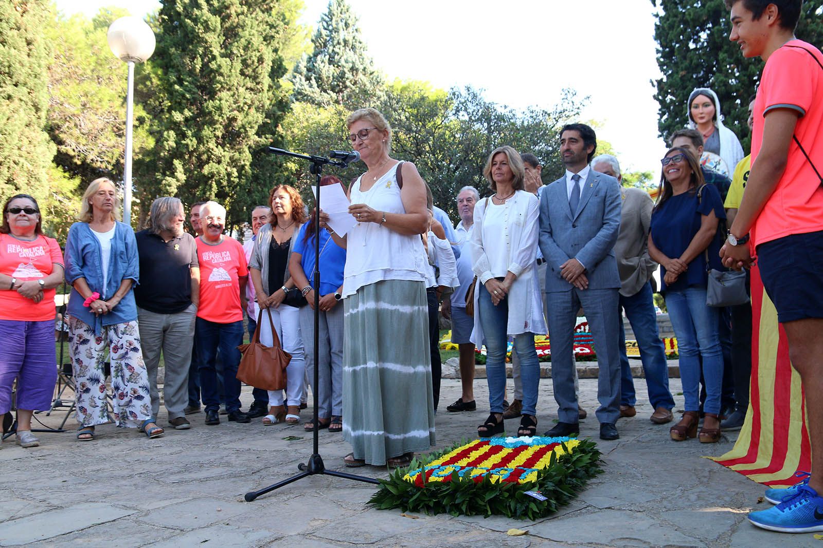 Ofrena floral a Sant Cugat. Foto: Lali Álvarez