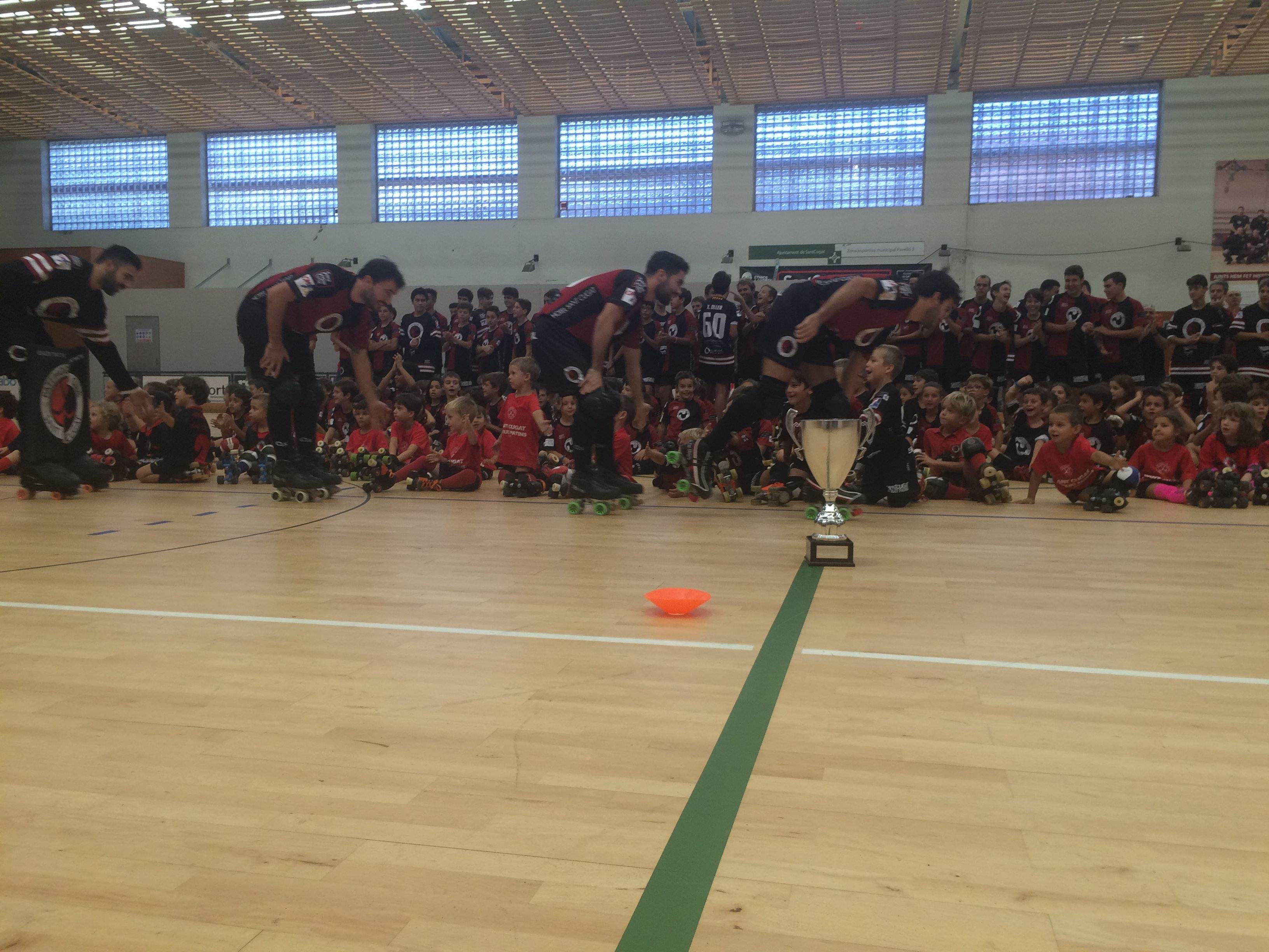 El Patí Hoquei Club Sant Cugat ha presentat els seus 30 equips. FOTO: Àlex López Puig