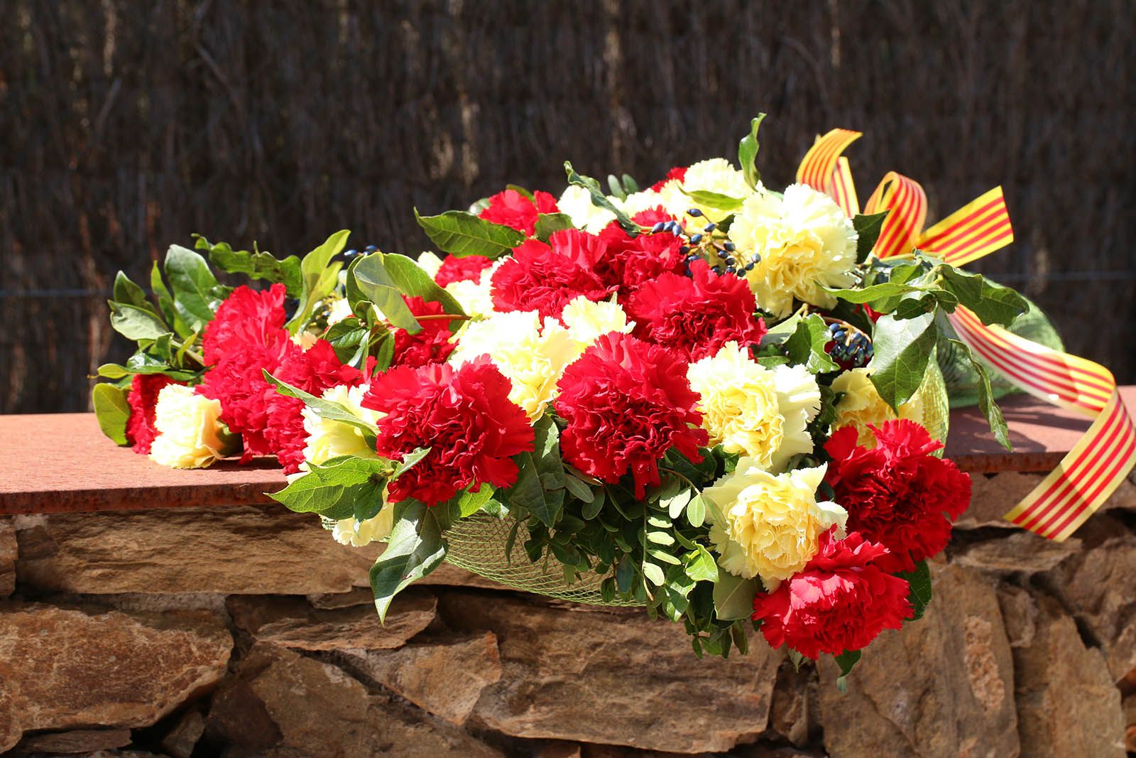 Ofrena floral a Valldoreix. Foto: Lali Álvarez