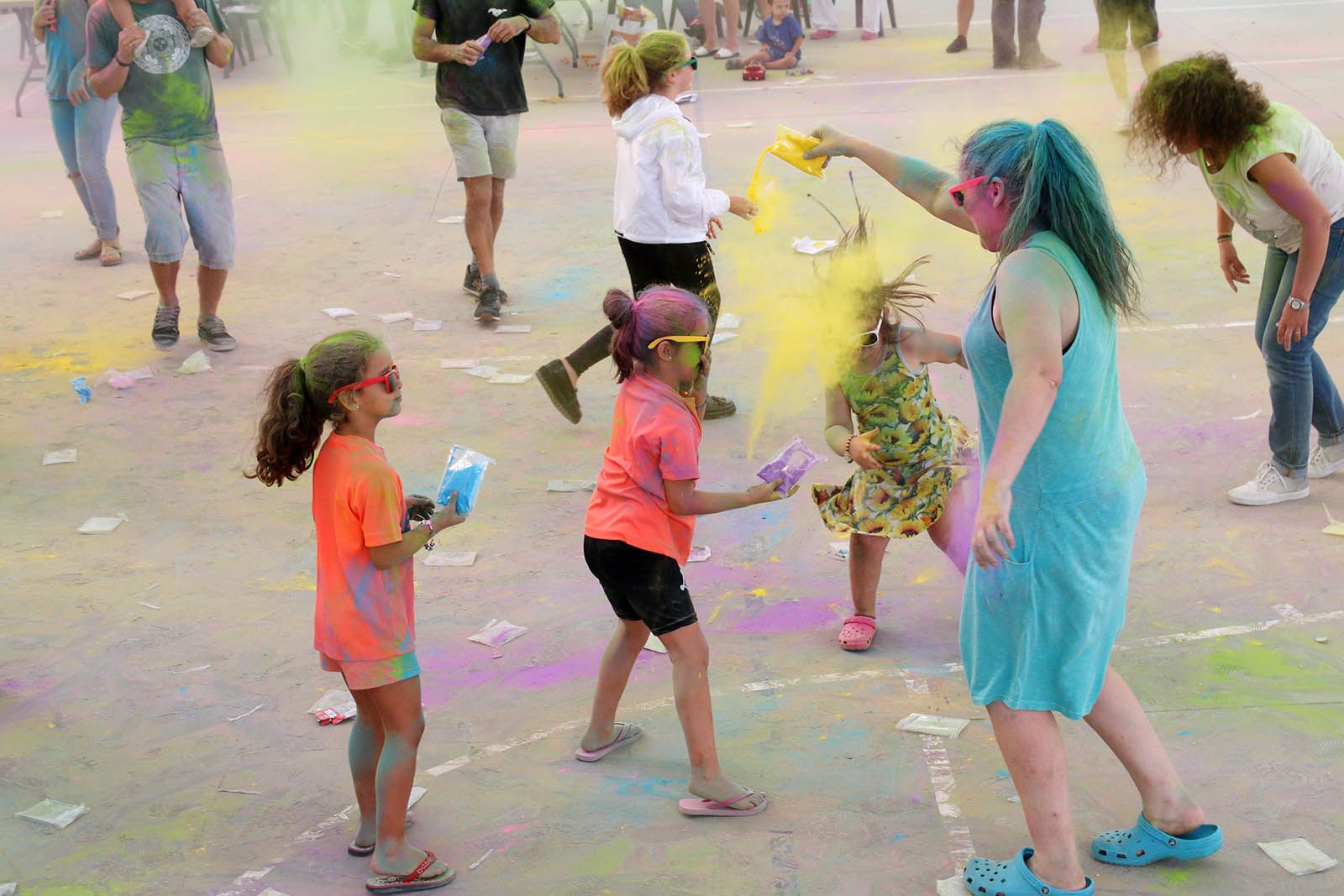 Festa Major de les Planes. Holi. Foto: Lali Álvarez